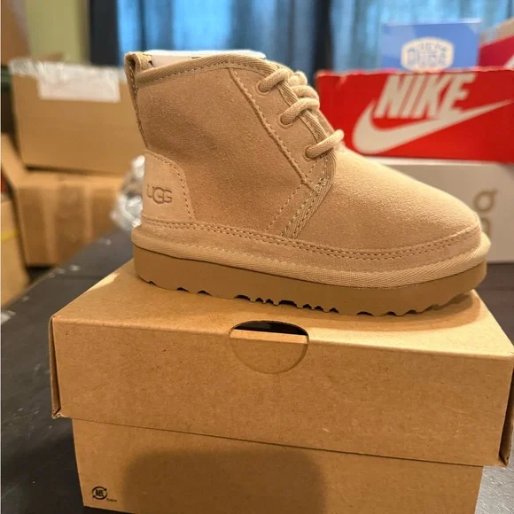 Brand new UGG Neumel ll Sand Beige Toddler size 8c